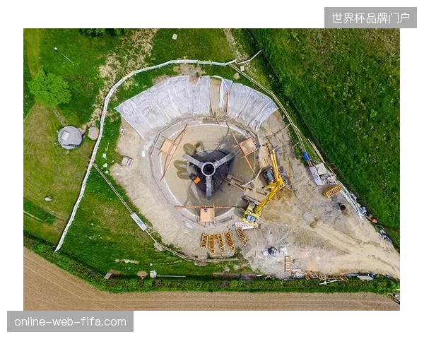 传感器阵列随世界杯安保调度中台延伸全面消解了场馆外围盲区